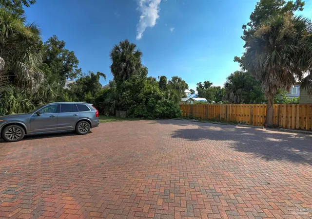 image of 245 E Intendencia St, Pensacola, FL 32502 | MLS# 685164