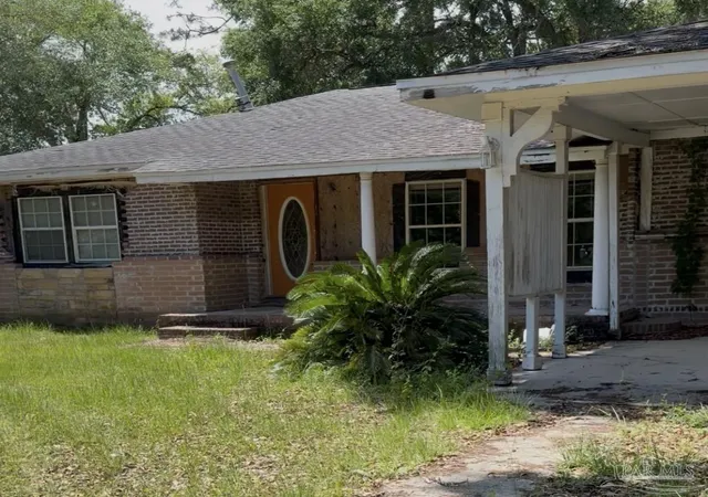 Photo 3 of Single family home for sale at 928 Barcia Dr, Pensacola, FL 32503 | MLS# 683928 | Listing updated on 2026-09-30