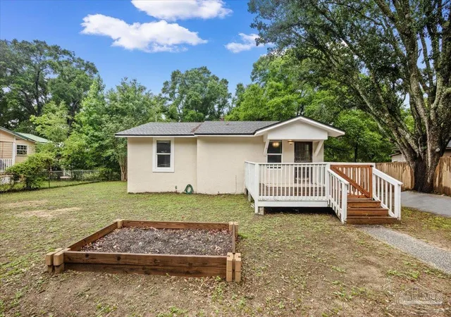 Homes for sale in Crestview, FL | 671 Georgia St, Crestview, FL 32536 | MLS# 683437