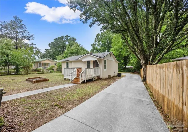 Homes for sale in Crestview, FL | 671 Georgia St, Crestview, FL 32536 | MLS# 683437