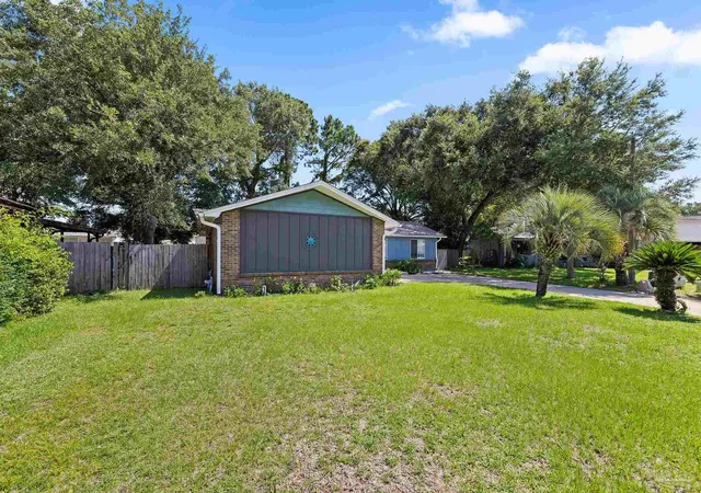 3rd image of 2558 Amberjack Ct, Pensacola, FL 32526 | MLS# 684287