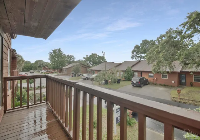 Photo 2 of Townhouse for sale at 2305 Sugartree Ave, Pensacola, FL 32503 | MLS# 684610 | Listing updated on 2026-09-11