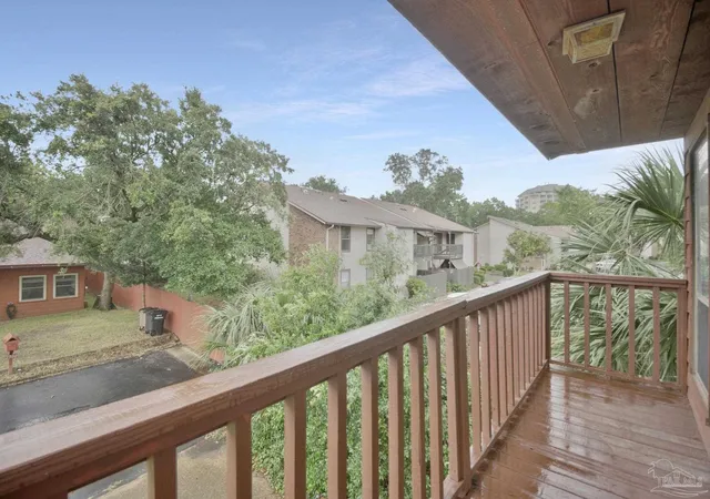 Photo 3 of Townhouse for sale at 2305 Sugartree Ave, Pensacola, FL 32503 | MLS# 684610 | Listing updated on 2026-09-11