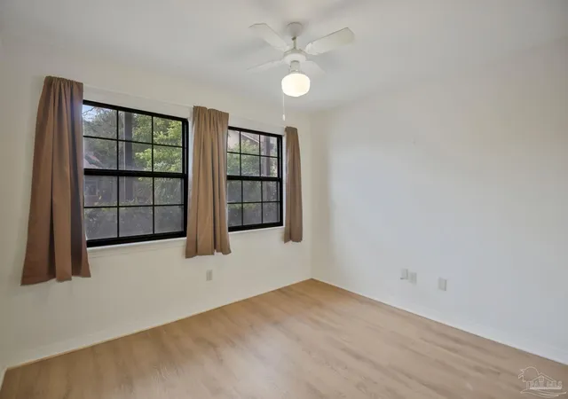 Photo 4 of Townhouse for sale at 2305 Sugartree Ave, Pensacola, FL 32503 | MLS# 684610 | Listing updated on 2026-09-11