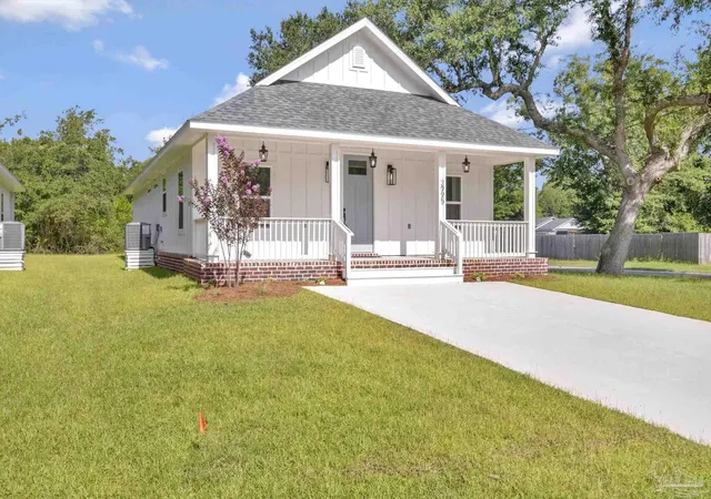 Photo 2 of Single family home for sale at 2995 N 13th Avenue, Milton, FL 32583 | MLS# 685815 | Listing updated on 2026-07-22