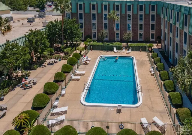 3rd image of 224 E Garden St #329, Pensacola, FL 32502 | MLS# 681797