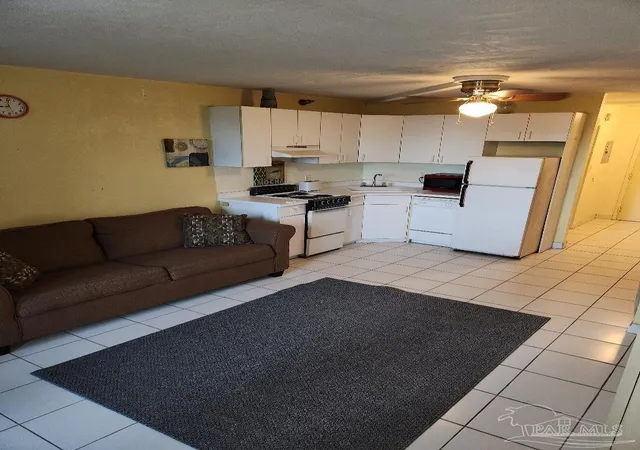 4th image of 224 E Garden St #329, Pensacola, FL 32502 | MLS# 681797