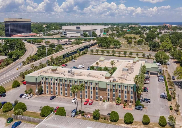 Homes for sale in Pensacola, FL | 224 E Garden St #329, Pensacola, FL 32502 | MLS# 681797