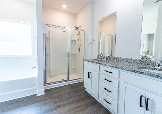 Photo 4 of Single family home for sale at 3172 Heritage Oaks Cir, Navarre, FL 32566 | MLS# 682608 | Listing updated on 2026-09-28