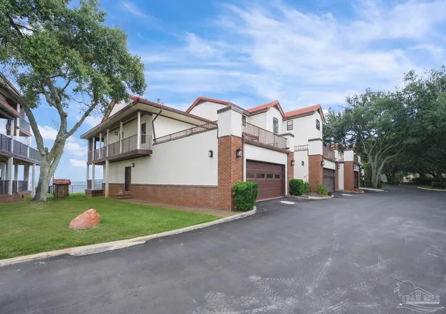 Photo 4 of Condo for sale at 60 Baybridge Dr #A, Gulf Breeze, FL 32561 | MLS# 688092 | Listing updated on 2026-09-14