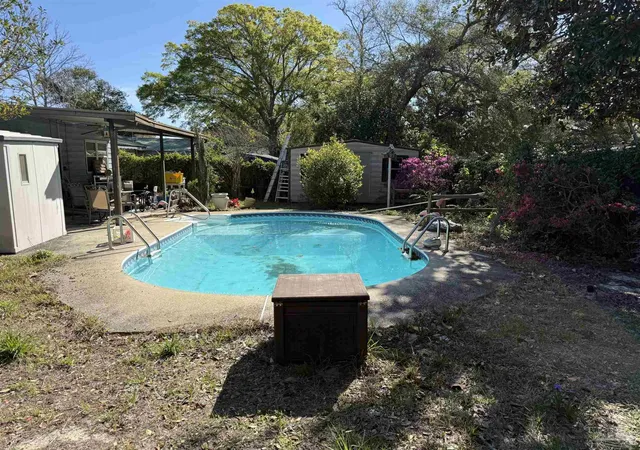 Homes for sale in Fort Walton Beach, FL | 304 Nw Oakland Cir, Fort Walton Beach, FL 32548 | MLS# 681642