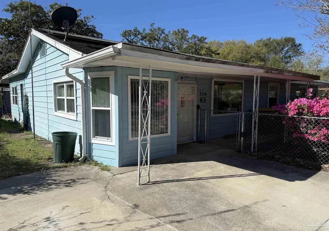 Homes for sale in Fort Walton Beach, FL | 304 Nw Oakland Cir, Fort Walton Beach, FL 32548 | MLS# 681642