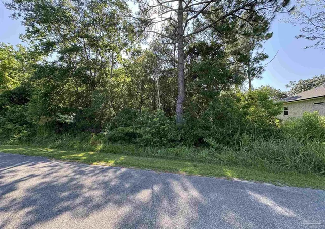 4th image of 9 E Casa Grande Ln, Milton, FL 32583 | MLS# 648183