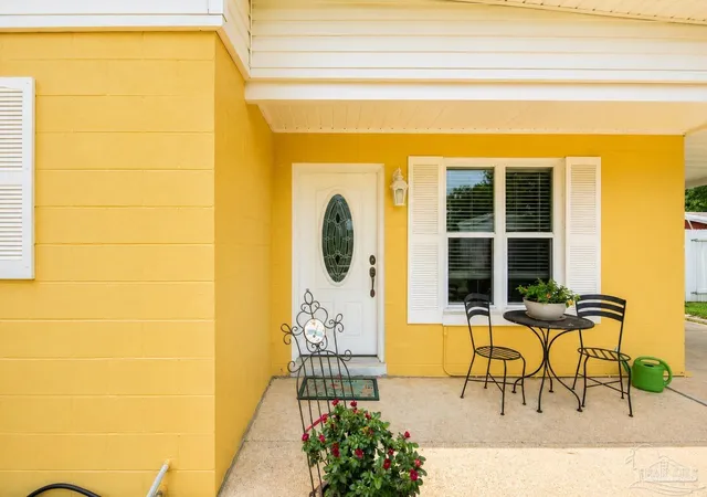Photo 4 of Single family home for sale at 12 Huntington Dr, Pensacola, FL 32506 | MLS# 683478 | Listing updated on 2026-09-15