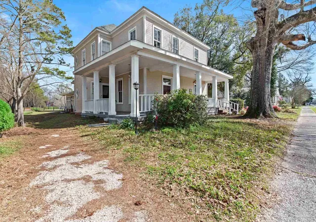 Homes for sale in Atmore, AL | 309 S Main St, Atmore, AL 36502 | MLS# 678841