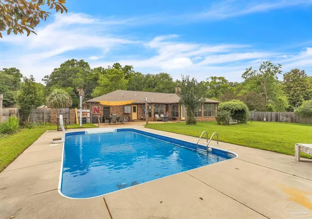 Photo 33 of Single family home for sale at 5700 Avenida Marina, Pensacola, FL 32504 | MLS# 683817 | Listing updated on 2026-09-07
