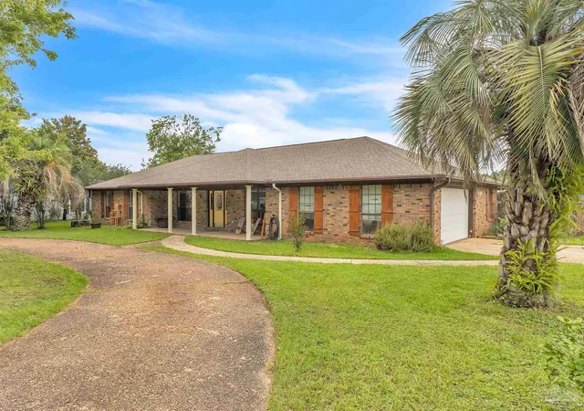 Photo 3 of Single family home for sale at 5700 Avenida Marina, Pensacola, FL 32504 | MLS# 683817 | Listing updated on 2026-10-07