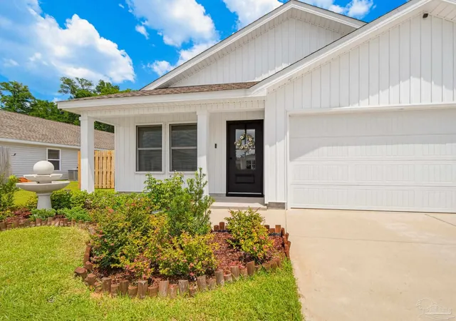 Homes for sale in Milton, FL | 5400 Horizons Edge Ln, Milton, FL 32583 | MLS# 685625