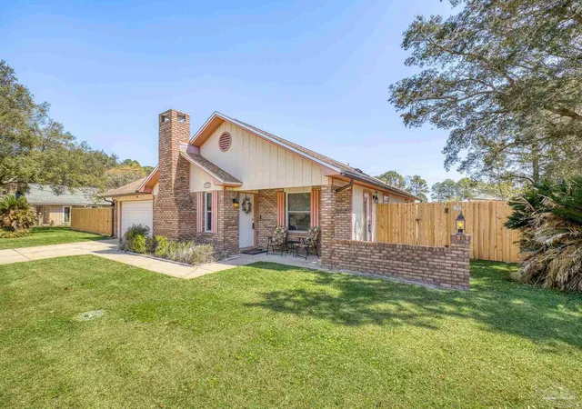 Photo 4 of Single family home for sale at 2176 Calle De Cantabria, Navarre, FL 32566 | MLS# 679669 | Listing updated on 2026-09-21