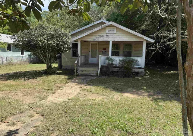 Photo 1 of Single family home for sale at 910 N 57th Avenue, Pensacola, FL 32506 | MLS# 683796 | Listing updated on 2026-10-13