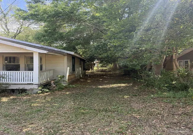 Photo 1 of Single family home for sale at 910 N 57th Avenue, Pensacola, FL 32506 | MLS# 683796 | Listing updated on 2026-10-13