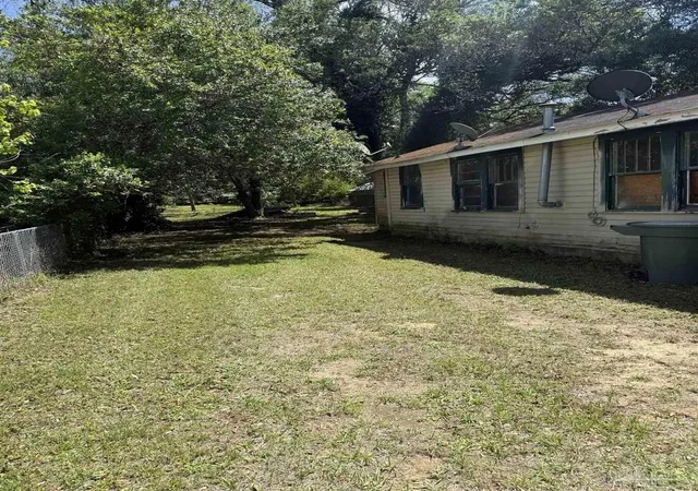 Photo 2 of Single family home for sale at 910 N 57th Avenue, Pensacola, FL 32506 | MLS# 683796 | Listing updated on 2026-10-13
