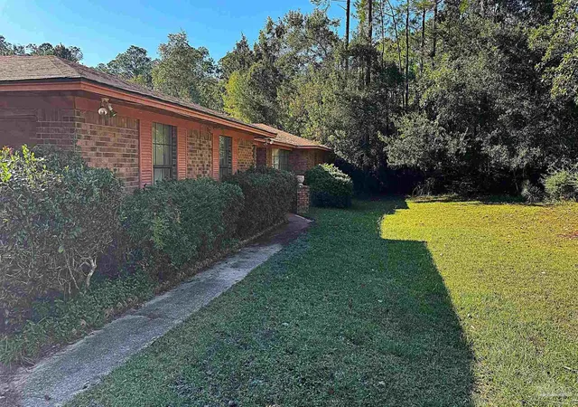 2nd image of 210 Man O War Cir, Cantonment, FL 32533 | MLS# 673869