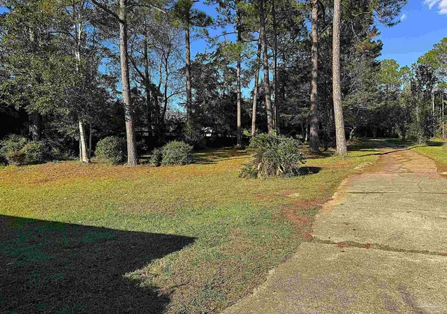 4th image of 210 Man O War Cir, Cantonment, FL 32533 | MLS# 673869