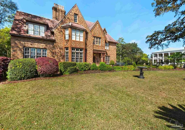 Photo 1 of Single family home for sale at 1125 N Spring St, Pensacola, FL 32501 | MLS# 685392 | Listing updated on 2026-09-10
