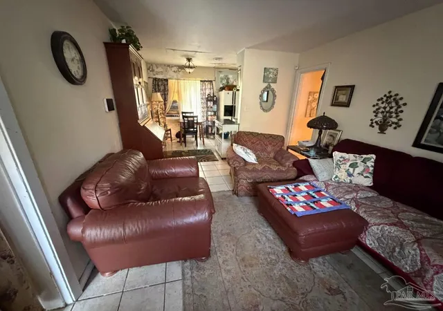 5th image of 108 Tonawanda Dr, Pensacola, FL 32506 | MLS# 685606
