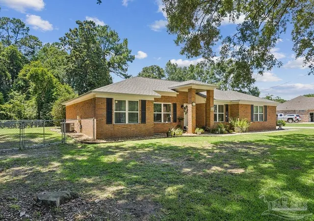 Photo 2 of Single family home for sale at 5097 Hamilton Ln, Milton, FL 32571 | MLS# 685469 | Listing updated on 2026-07-07