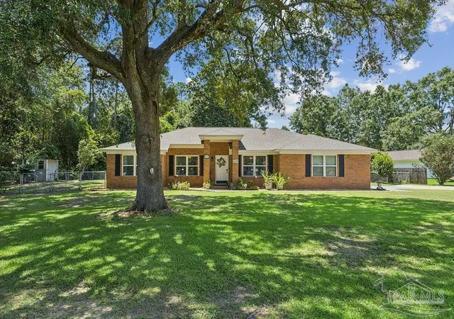 Photo 3 of Single family home for sale at 5097 Hamilton Ln, Milton, FL 32571 | MLS# 685469 | Listing updated on 2026-07-07