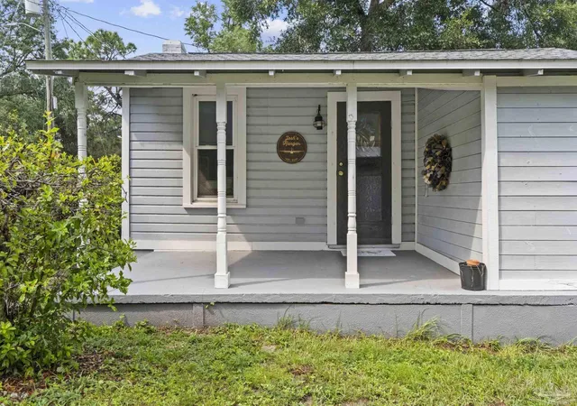 Photo 3 of Single family home for sale at 410 Bartow Ave, Pensacola, FL 32507 | MLS# 688308 | Listing updated on 2026-09-17