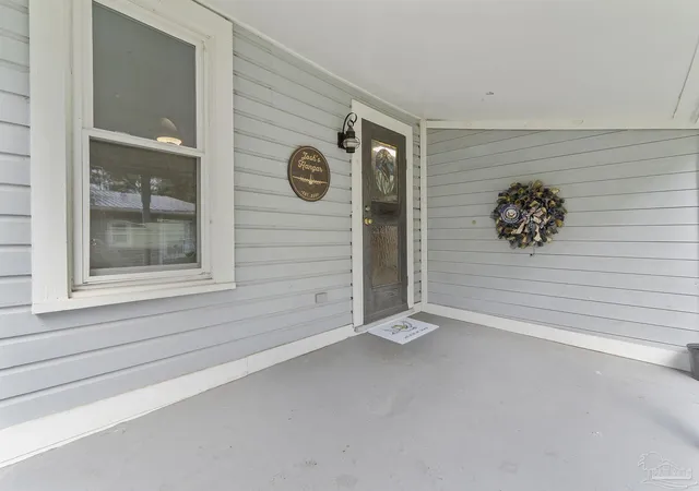 Photo 4 of Single family home for sale at 410 Bartow Ave, Pensacola, FL 32507 | MLS# 688308 | Listing updated on 2026-09-17