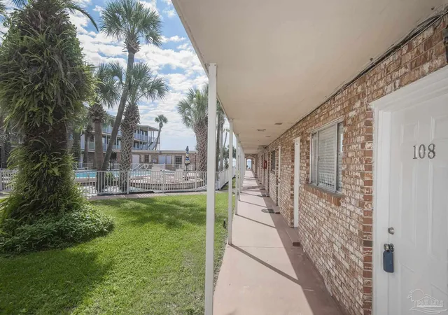 2nd image of 600 Scenic Hwy, Pensacola, FL 32503