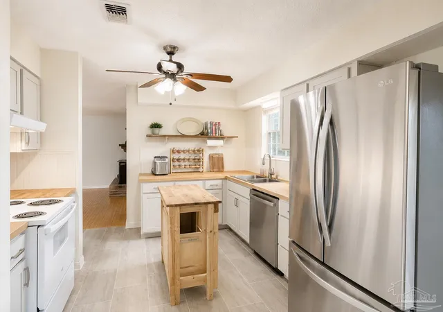 Photo 3 of Single family home for sale at 6940 Cabral St, Pensacola, FL 32503 | MLS# 688226 | Listing updated on 2026-10-03