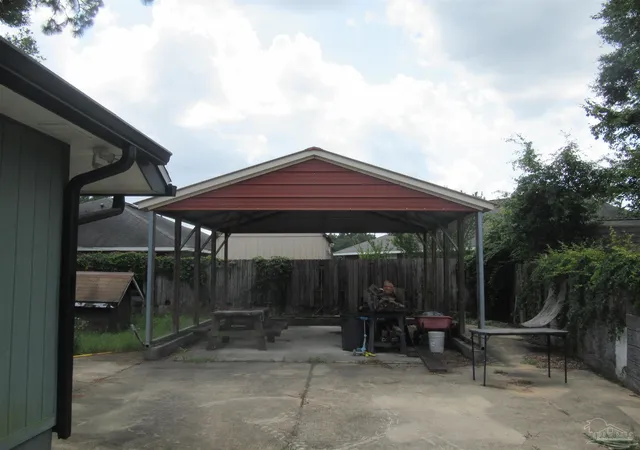 Photo 3 of Single family home for sale at 4900 Lanett Dr, Pensacola, FL 32526 | MLS# 684738 | Listing updated on 2026-10-23
