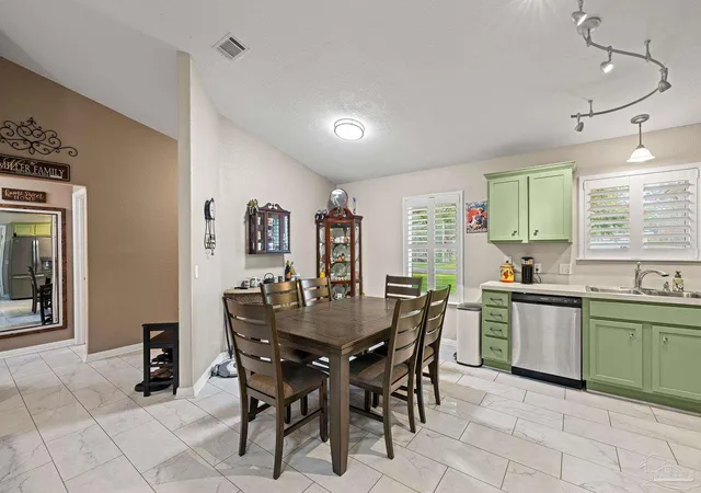 Photo 4 of Single family home for sale at 2478 Houston Cir, Gulf Breeze, FL 32563 | MLS# 683629 | Listing updated on 2026-07-06