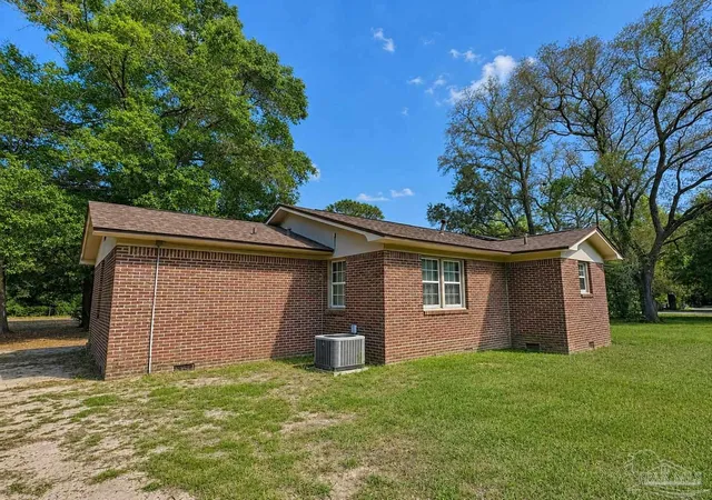 4th image of 5919 Mitchell Ln, Pensacola, FL 32526 | MLS# 679988