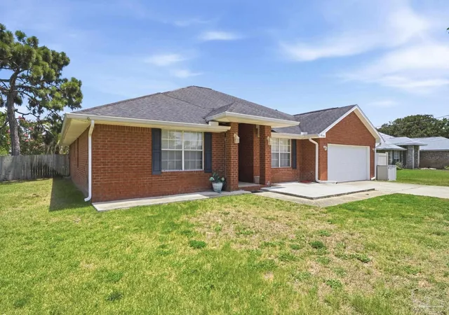4th image of 1936 Candlewood Dr, Navarre, FL 32566 | MLS# 685896