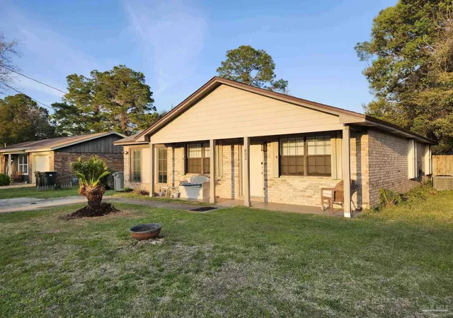 Photo 2 of Single family home for sale at 832 Amberwood Dr, Pensacola, FL 32506 | MLS# 680700 | Listing updated on 2026-07-01