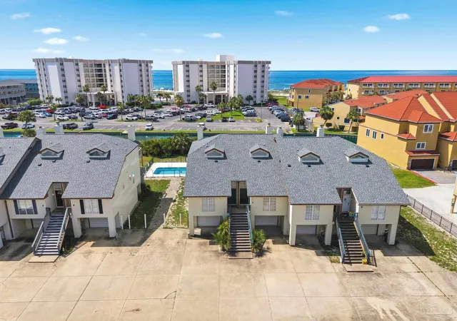 Photo 1 of Townhouse for sale at 1550 Via Deluna Dr, Gulf Breeze, FL 32561 | MLS# 685330 | Listing updated on 2026-09-10