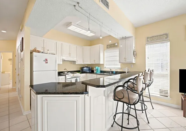 Photo 4 of Townhouse for sale at 1550 Via Deluna Dr, Gulf Breeze, FL 32561 | MLS# 685330 | Listing updated on 2026-09-10