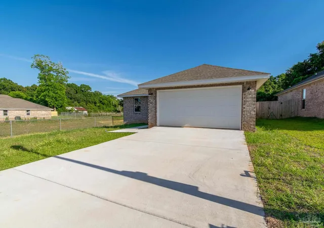Photo 2 of Single family home for sale at 4621 Queen Palm Ct, Milton, FL 32571 | MLS# 684716 | Listing updated on 2026-08-19
