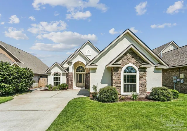 Photo 2 of Single family home for sale at 5347 Woodlake Tr, Gulf Breeze, FL 32563 | MLS# 688096 | Listing updated on 2026-10-02