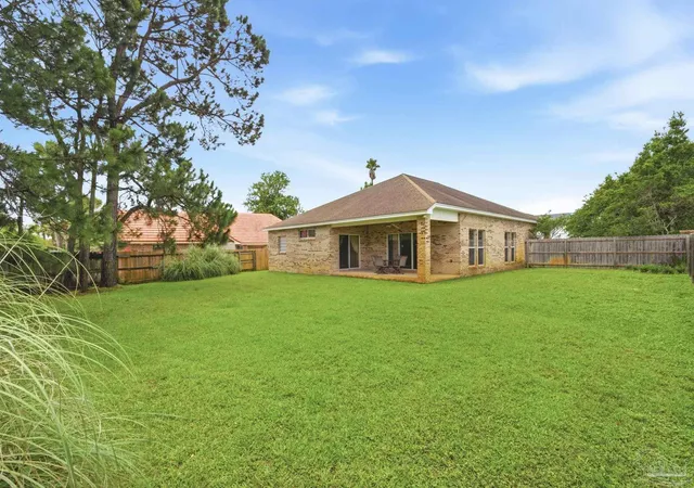 3rd image of 2092 Pritchard Pt Dr, Navarre, FL 32566 | MLS# 683345