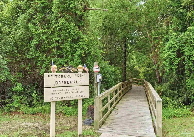 4th image of 2092 Pritchard Pt Dr, Navarre, FL 32566 | MLS# 683345