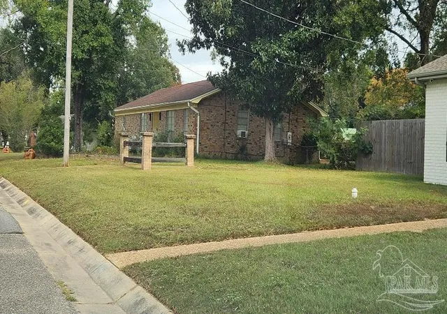 Photo 4 of Single family home for sale at 6406 Antietam Dr, Pensacola, FL 32503 | MLS# 654745 | Listing updated on 2026-05-07