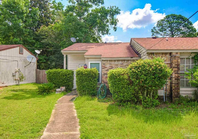 2nd image of 12 Crow Rd, Pensacola, FL 32506 | MLS# 685115