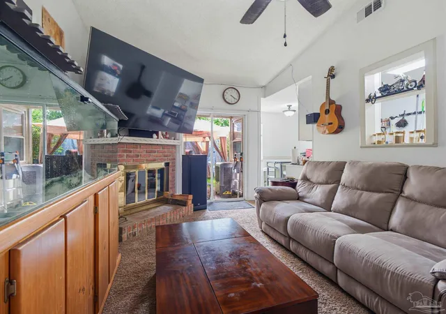Photo 4 of Townhouse for sale at 12 Crow Rd, Pensacola, FL 32506 | MLS# 685115 | Listing updated on 2026-09-17